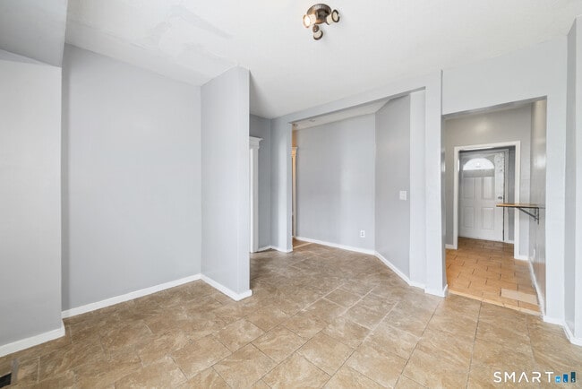 Building Photo - 705 Dixwell Ave