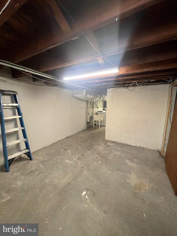 Building Photo - 952 Grant Rd