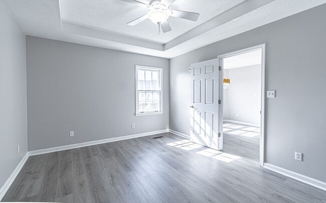 Building Photo - 815 Iris Ln