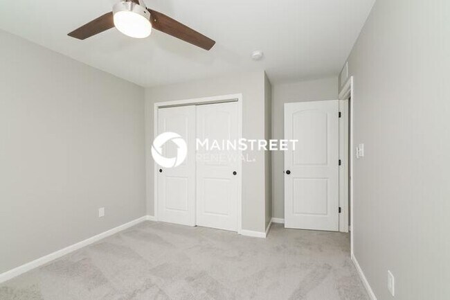 Building Photo - 3 Bedroom Pet-Friendly Home in Jeffersonvi...