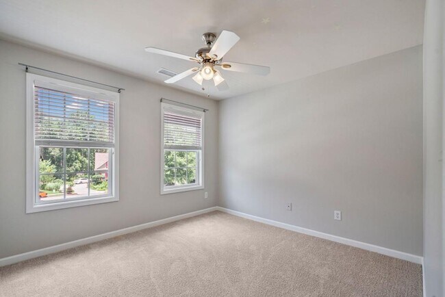 Building Photo - 3687 Vine Spgs