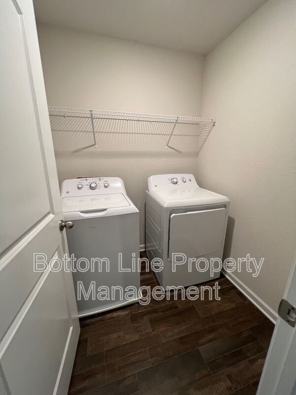 Building Photo - 608 Frosty Way
