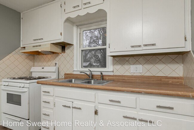 Building Photo - 2 br, 1 bath House - 1411 W Calhoun