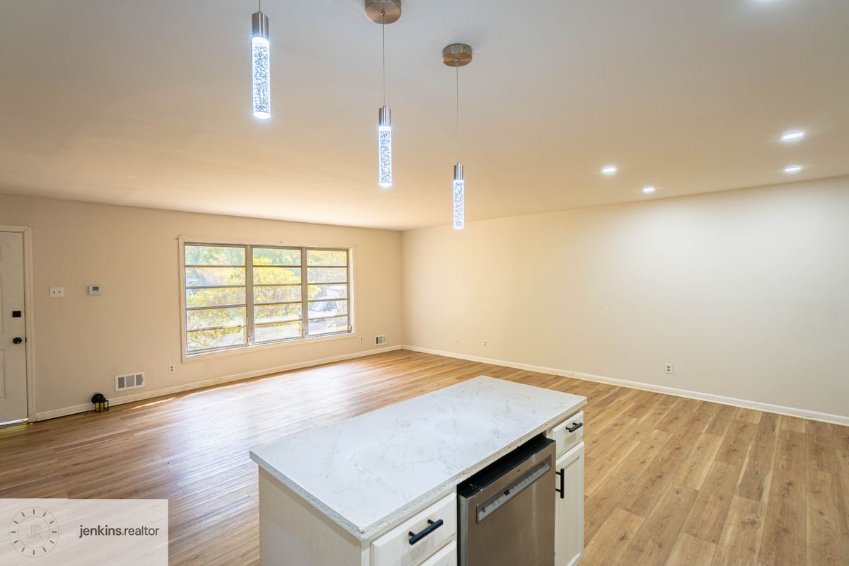 Building Photo - 2644 Preston Dr