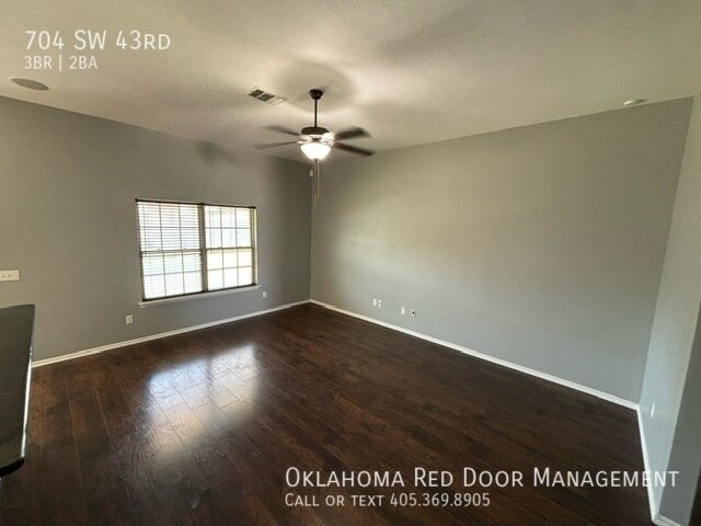 Building Photo - 704 SW 43rd St