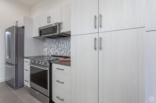 3BR, 3BA - 2,012 SF - Eclipse Luxury Apartments