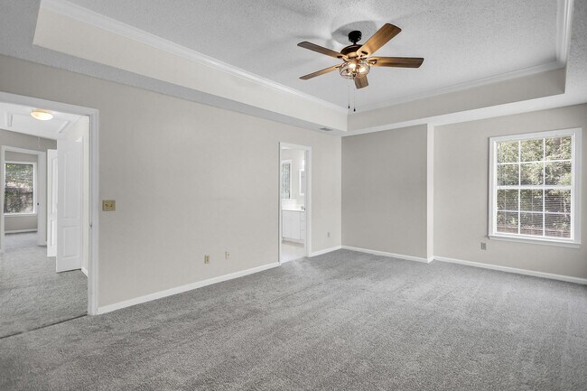 Building Photo - Stunning 4-bed Home in Hinesville With Two...
