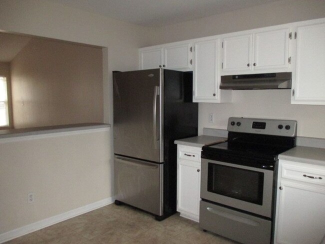 Building Photo - 112 Live Oak Ct