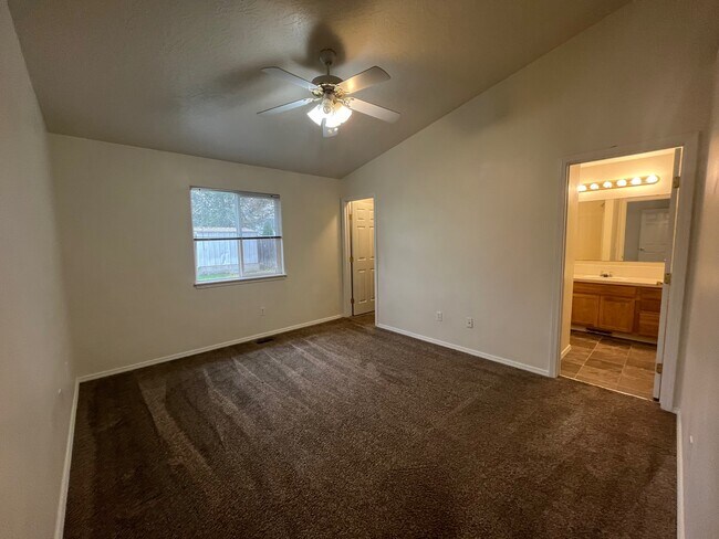 Building Photo - 11523 W Gabrielle Dr