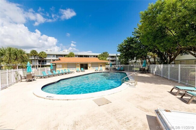 Building Photo - 270 Layne Blvd