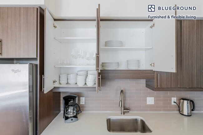 Building Photo - 36 River St