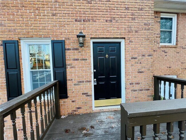 Building Photo - 157 Timber Creek Ln SW