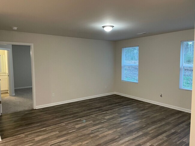 Building Photo - 4BR Ranch in Salisbury