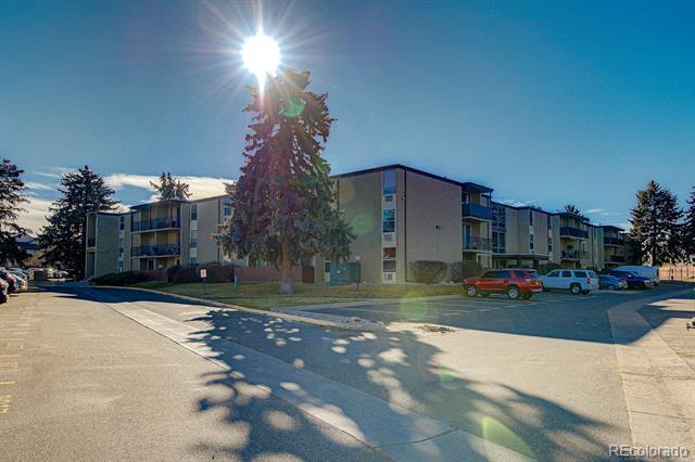 Building Photo - 2231 S Vaughn Way