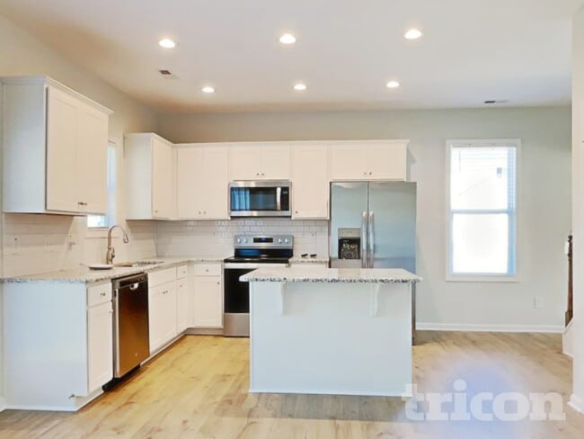 Building Photo - 110 Shore