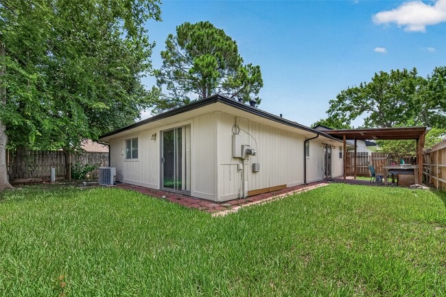 Building Photo - 10814 Parkland Woods Dr