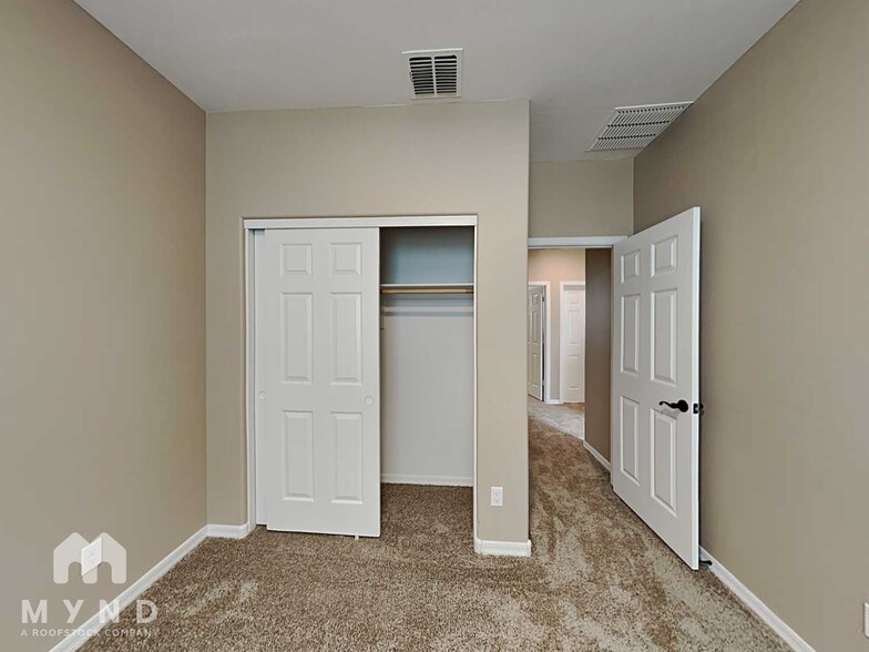 Building Photo - 17694 W Mandalay Ln