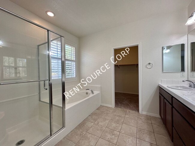 Building Photo - 28383 Esplanada Dr