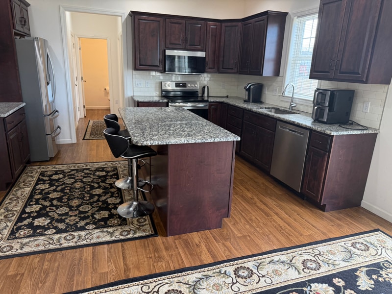 Building Photo - 352 Reserve Ln