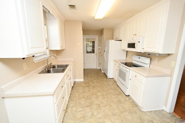 Building Photo - 107 Dorothy Ct