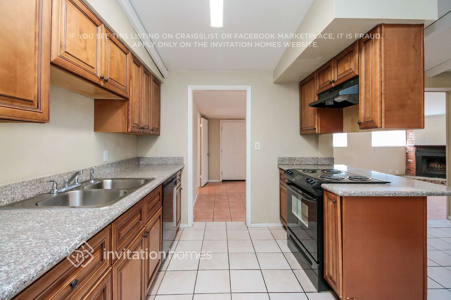 Building Photo - 449 S Stewart