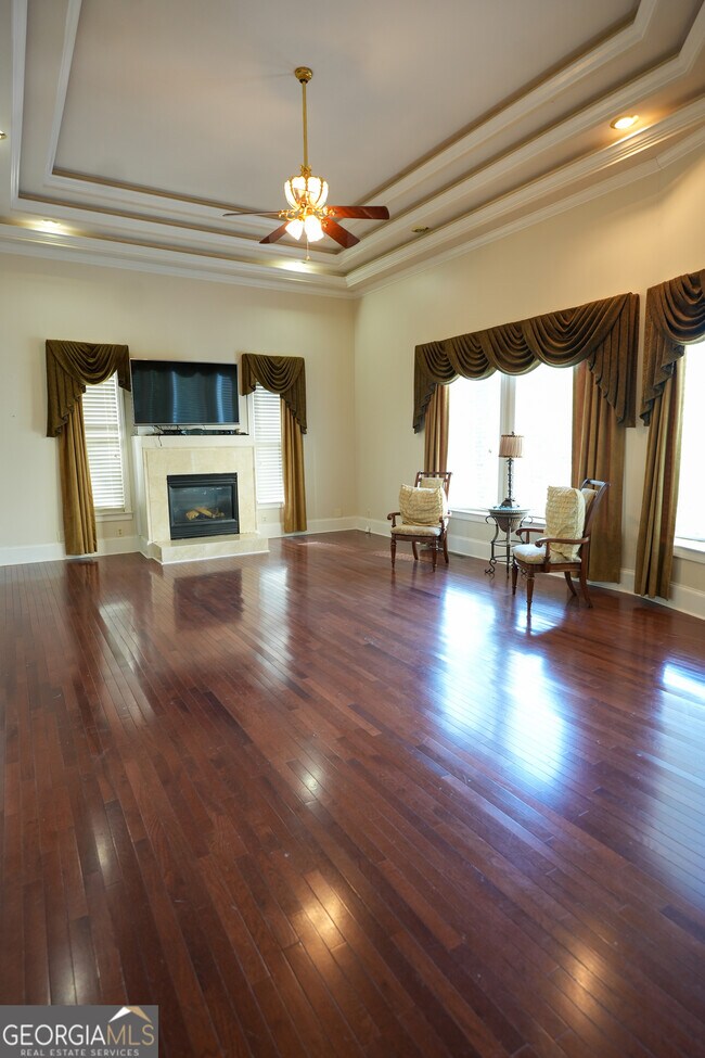Building Photo - 1010 Forest Overlook Dr SW