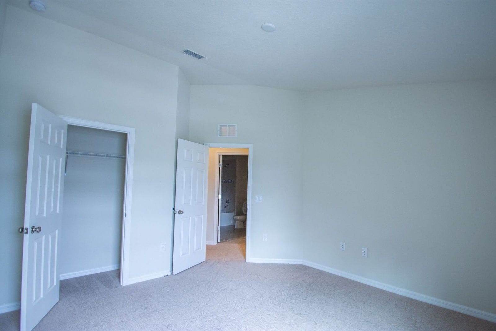 Building Photo - 3912 Plainview Dr