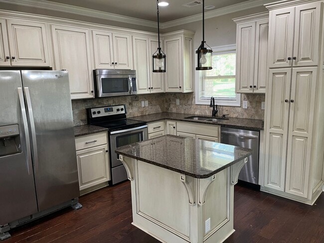 Building Photo - Wetumpka Home