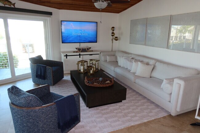 Building Photo - 104 Primrose Ln