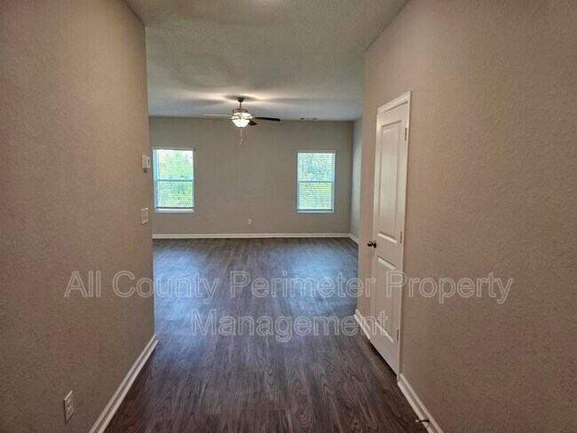 Building Photo - 303 Augusta Woods Dr
