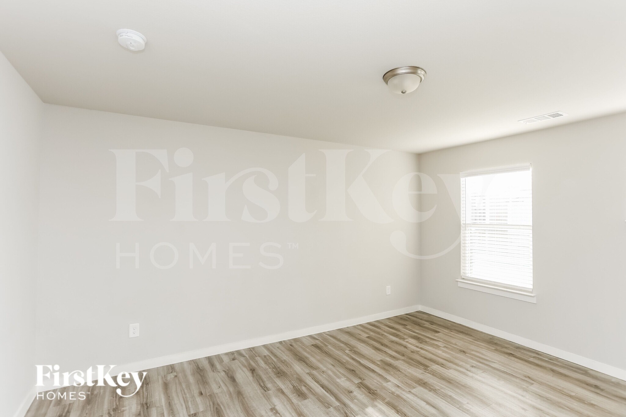 Building Photo - 616 Ava Trl