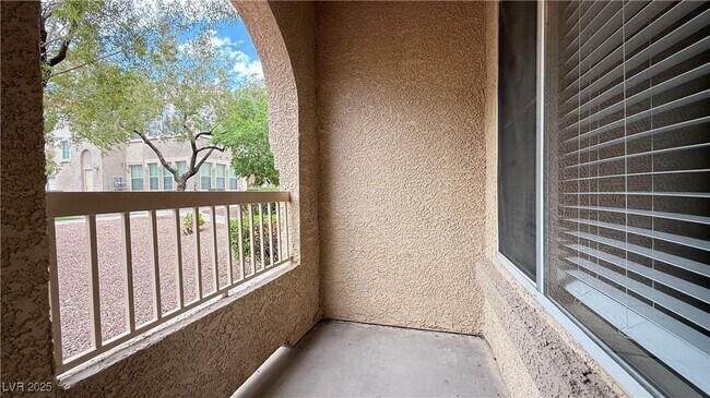 Building Photo - 10550 W Alexander Rd