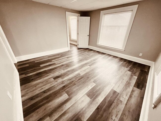 Building Photo - 6 Grove St