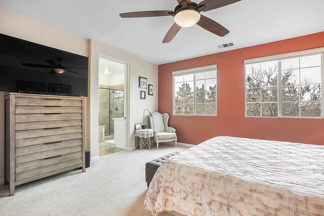Building Photo - Beautiful executive home in the Eastlake-C...