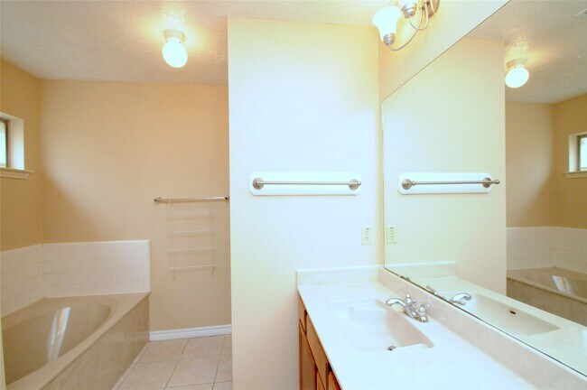 Building Photo - 16503 Canario Dr