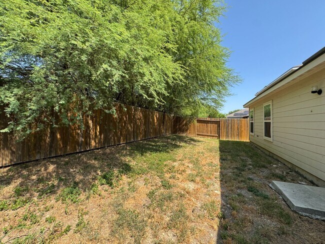 Building Photo - 7335 Aaron Jordan Dr