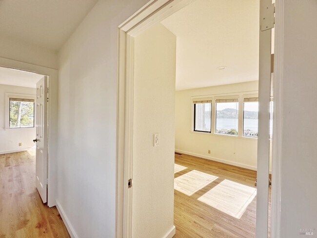 Building Photo - 172 Great Cir Dr