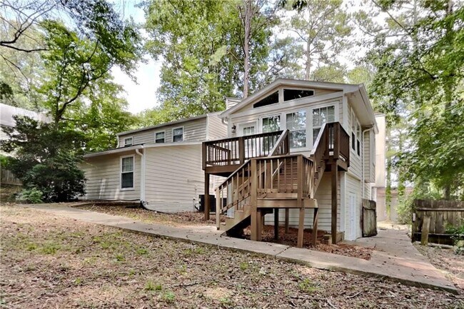 Building Photo - 3929 Lookout Point Dr