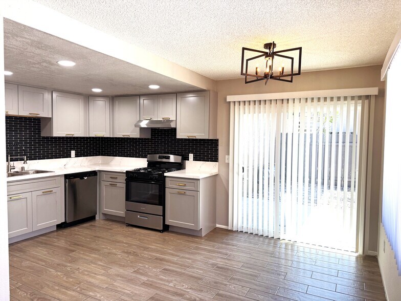 Building Photo - 16661 Blanton Ln