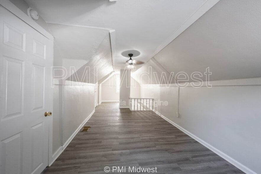 Building Photo - 1415 W Pruitt St