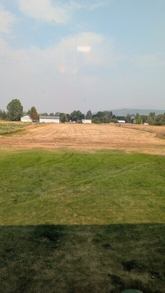 Building Photo - 3808 N Garry Rd
