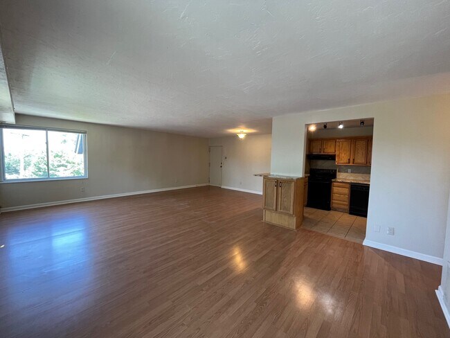 Interior Photo - Fifth 6780