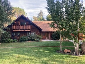 Building Photo - West Bishop