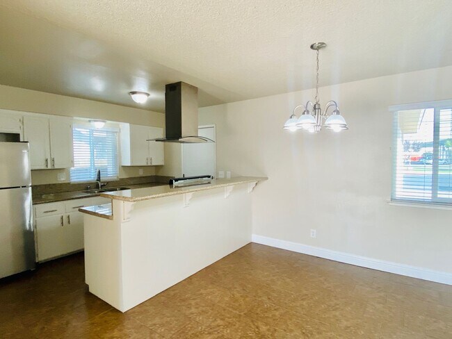 Building Photo - $2,200 Gettysburg & Minniewawa, 3 Bedroom - Across From Tarpey Elementary