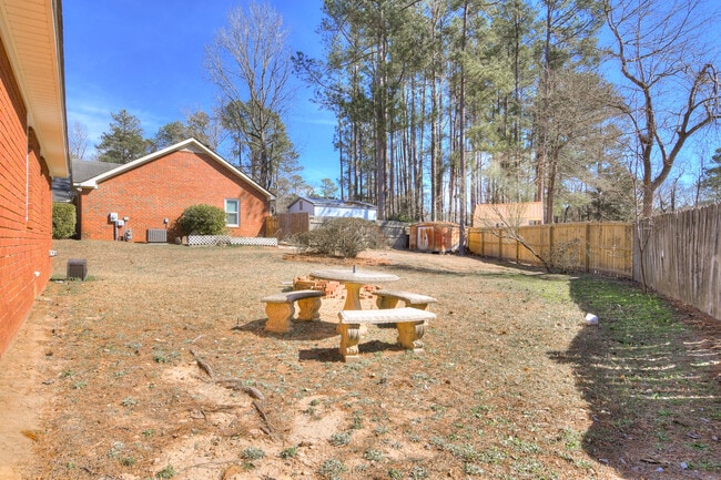 Building Photo - 662 Tara Ln