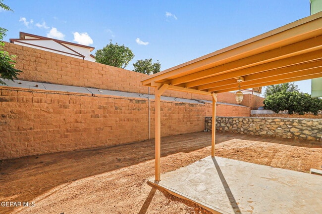 Building Photo - 12496 Sombra Fuerte Dr