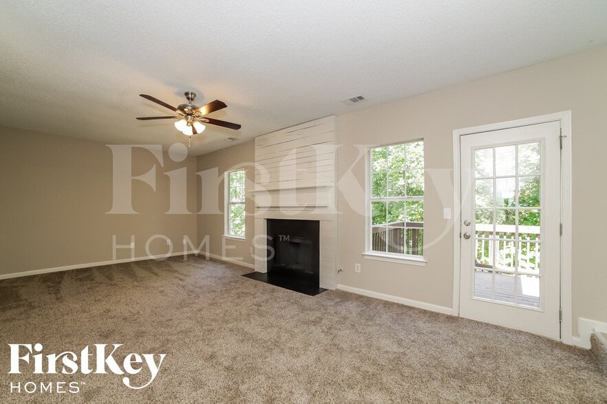 Building Photo - 4470 White Hill Pl