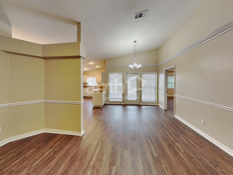 Building Photo - 6109 Cacao Dr