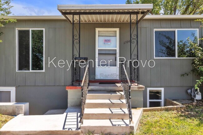 Building Photo - 1304 E 520 S St
