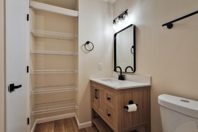 Building Photo - 989 Lavender Ln